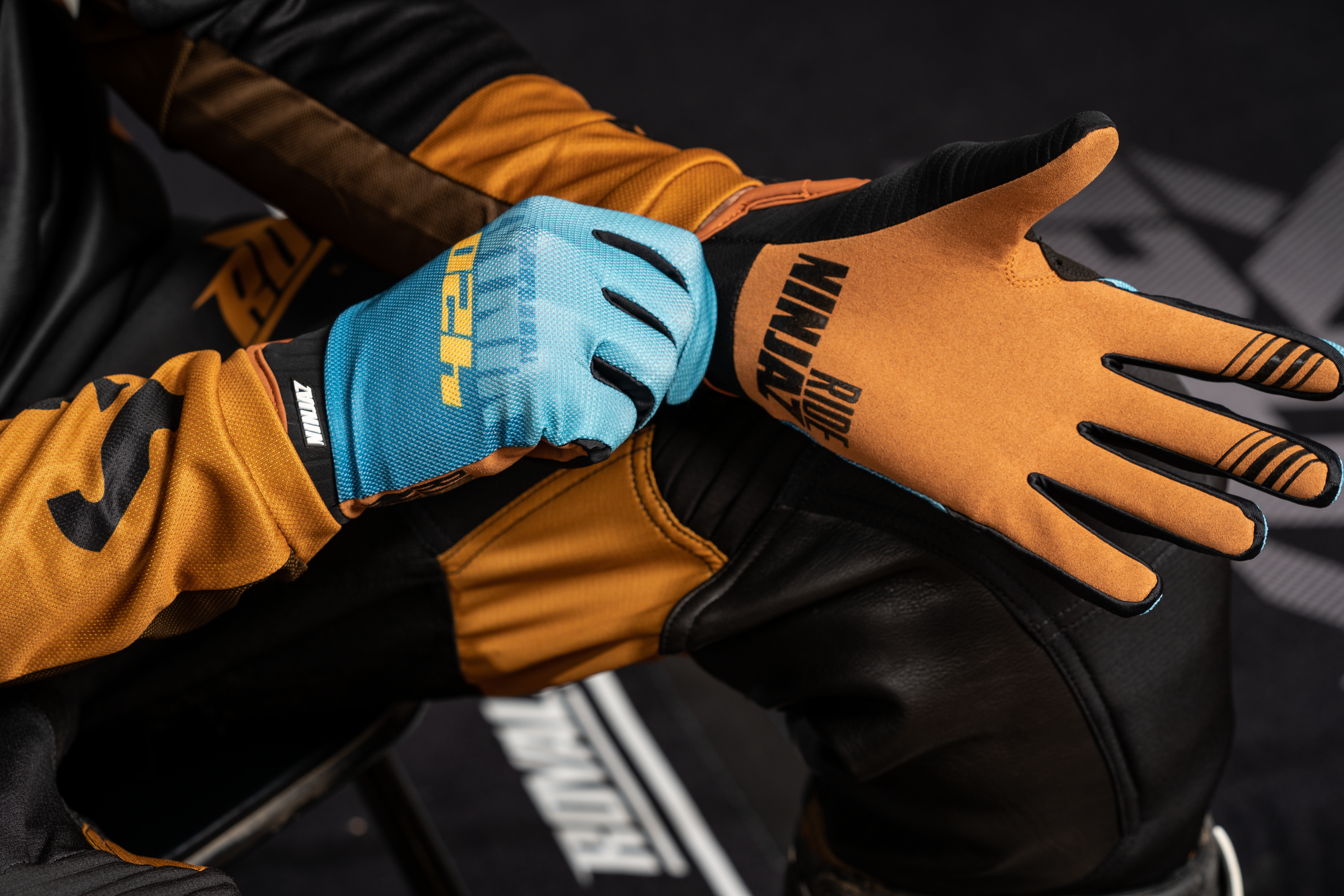 Ninjaz F20 glove by Hanna Retz